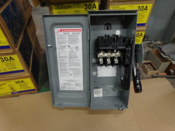 HU361RB: SQUARE D, HEAVY DUTY SAFETY SWITCH 30 AMP, 600V AC/DC, SERIES F05, NEMA TYPE 3R RAINPROOF ENCLOSURE.