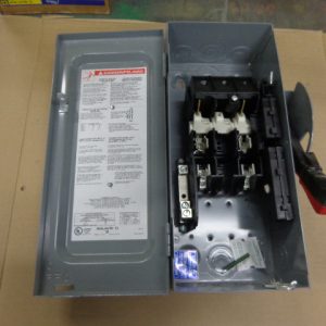 H221N: SQUARE D, HEAVY DUTY SAFETY SWITCH 30 AMP, 2 POLE, FUSIBLE, SERIES F05, 240VAC / 250VDC, NEMA TYPE 1 INDOOR ENCLOSURE.