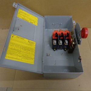 DH361URK: CUTLER-HAMMER, HEAVY DUTY SAFETY SWITCH 3 POLE NON-FUSIBLE, 30 AMP, 600 VOLT. NEMA TYPE 3R RAINPROOF ENCLOSURE.