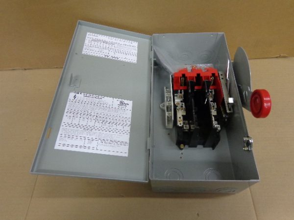 DH221NGK: CUTLER HAMMER, HEAVY DUTY SAFETY SWITCH 2 POLE FUSIBLE, 30 AMP, 240 VAC / 250 VDC, SERIES A. NEMA TYPE 1 INDOOR ENCLOSURE.