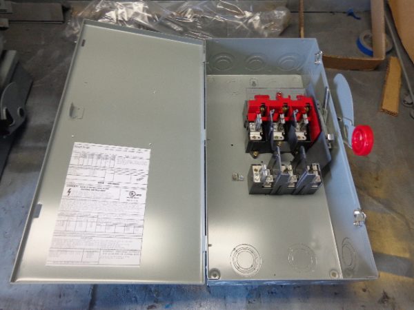 DH323FGK:CUTLER HAMMER HEAVY DUTY SAFETY SWITCH DH323FGK