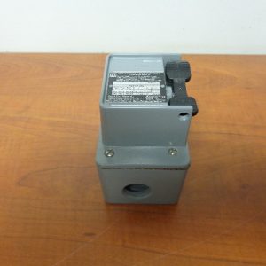 2510FW1:SQUARE D MANUAL STARTER