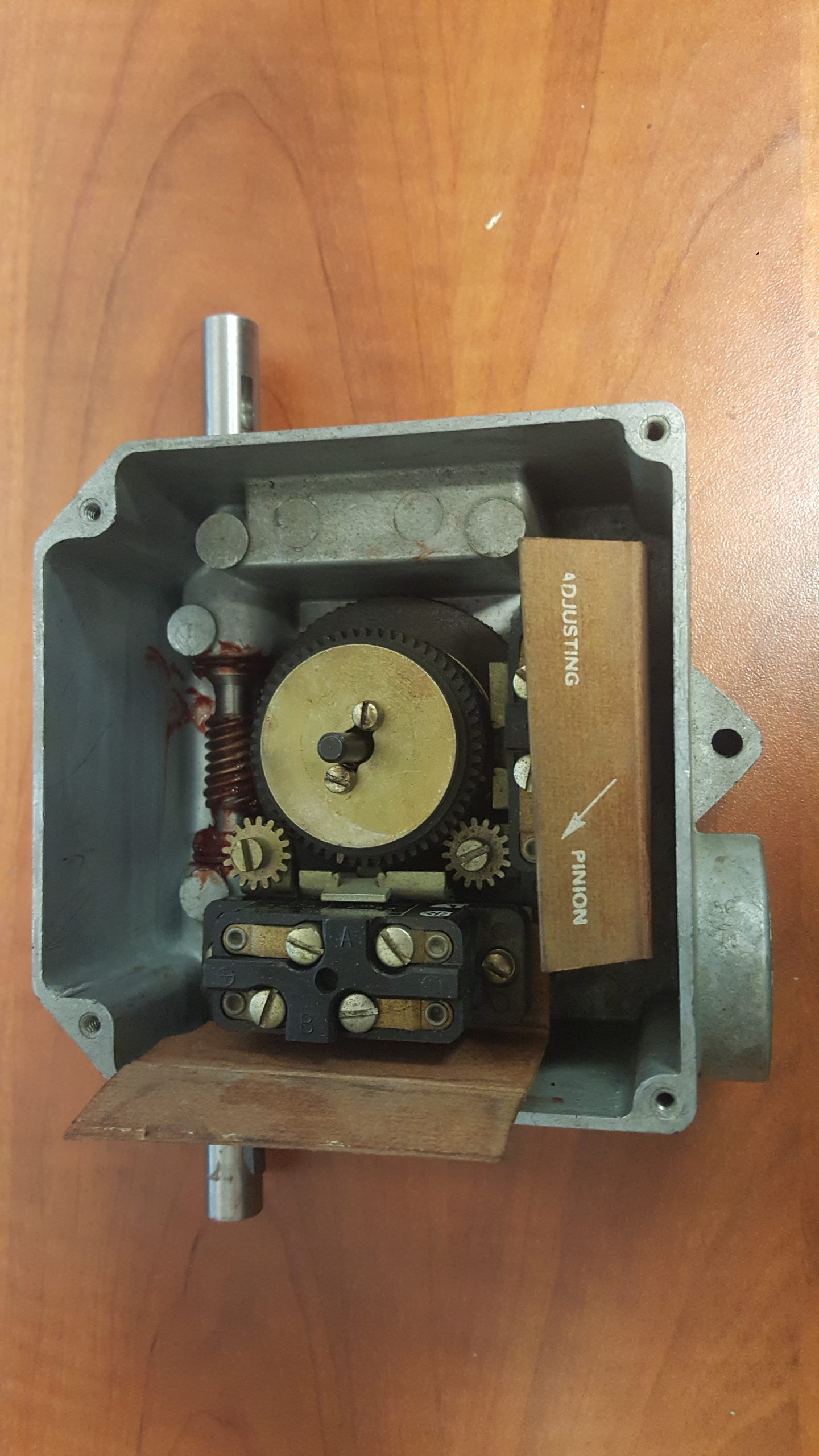 CR115E124122; GENERAL ELECTRIC, ROTARY LIMIT SWITCH, 111:1 RATIO