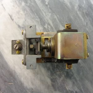 9050-HO20E: SQUARE D, PNEUMATIC TIMING RELAY, 9007 CO-3 SWITCH, 4491-S1-W37 COIL, 230/250VDC, SERIES A, CLASS 9050, TYPES HO-10D OR E, HO-20D OR E, NEW SURPLUS