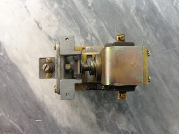 9050-HO20E: SQUARE D, PNEUMATIC TIMING RELAY, 9007 CO-3 SWITCH, 4491-S1-W37 COIL, 230/250VDC, SERIES A, CLASS 9050, TYPES HO-10D OR E, HO-20D OR E, NEW SURPLUS