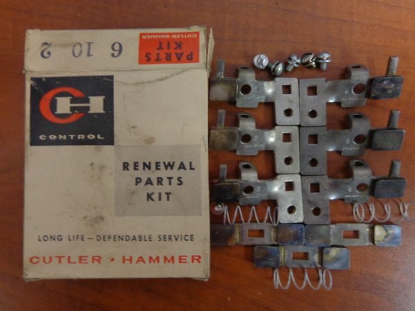 6-10-2: CUTLER-HAMMER, OEM 3 POLE CONTACT KIT NEMA SIZE 2.