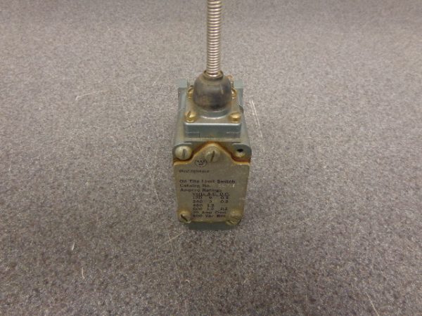 RRLTWS; WESTINGHOUSE, OIL TIIGHT, LIMIT SWITCH