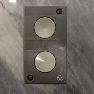 WESTINGHOUSE 2 UNIT PUSH BUTTON STATION SD2F0F PENDENT UP DOWN SD2F0F