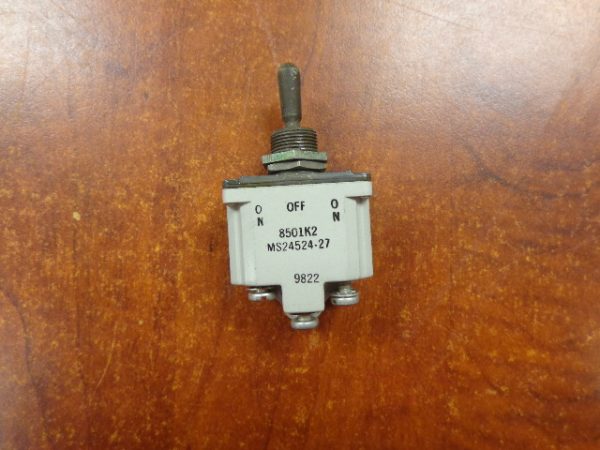 EATON MOMENTARY ON/OFF 6 PRONG TOGGLE SWITCH 9822