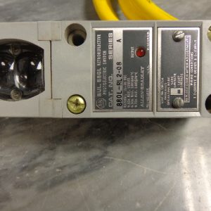 ALLEN BRADLEY BULLETIN 880L REFLECTIVE PHOTOELECTRIC SWITCH WITH 8 FOOT CABLE 880L-RL