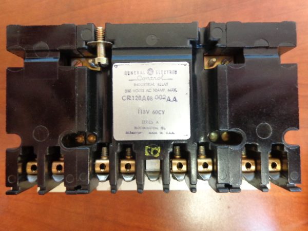 GENERAL ELECTRIC CONTROL INDUSTRIAL RELAY NEMA 115V, 60CY, SERIES A, CR120A08002AA