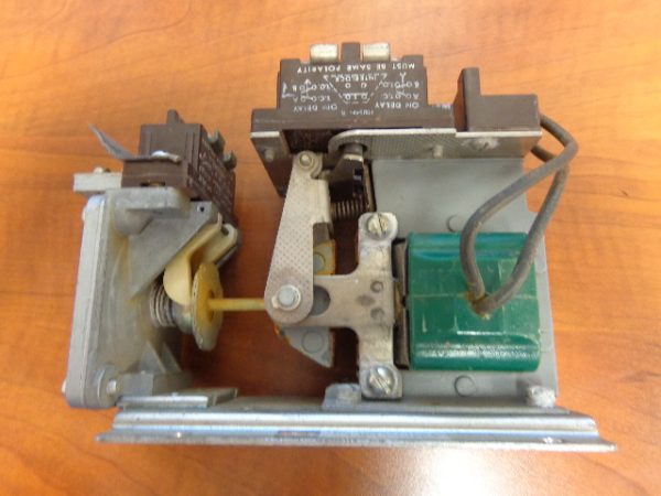CUTLER HAMMER PNEUMATIC TIMER, 1658-44, 220V 60CY COIL 10337H180A
