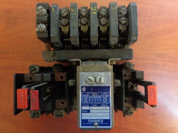 SQUARE D CLASS 8536, TYPE BO-2J, NEMA SIZE 0, SERIES A, MAGNETIC 3 POLE STARTER, WITH 1