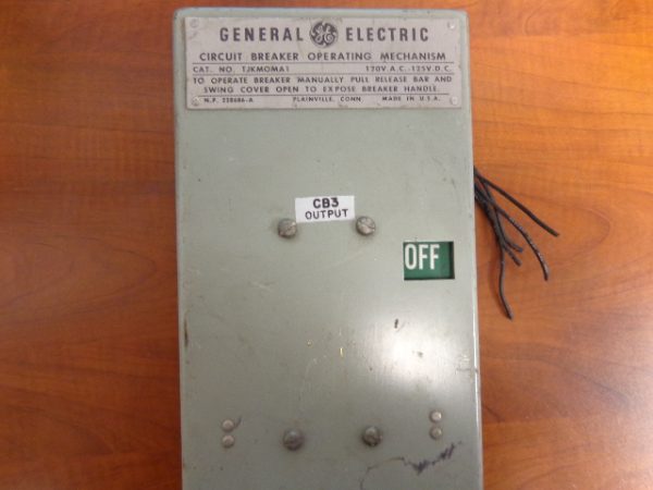 TJKMOMA1: GENERAL ELECTRIC, CIRCUIT BREAKER OPERATING MECHANISM