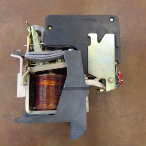 2120A07G13: CUTLER HAMMER, TYPE DPM CONTACTOR 1250 AMPS 1000 VDC. WITH L-67 AUXILIARY CONTACT STYLE 2087A40G03. ALSO INCLUDED CUTLER HAMMER COIL 110/115 VDC  2114A92G14