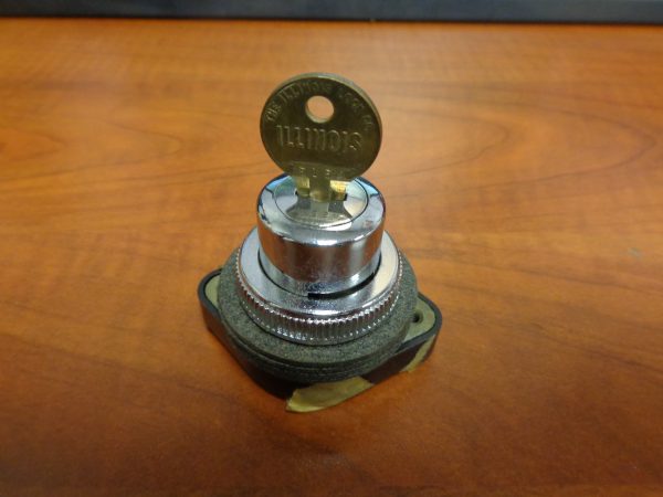 0T2E8: WESTINGHOUSE, PUSH BUTTON, CYLINDER LOCK
