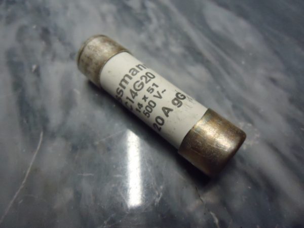 C14G20: 20 AMP FUSE, BUSSMAN