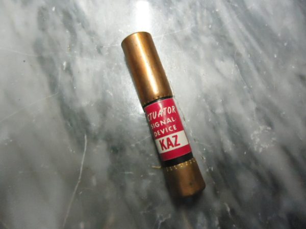 KAZ: COOPER / BUSSMANN, ACTUATOR SIGNAL DEVICE, 600VAC.
