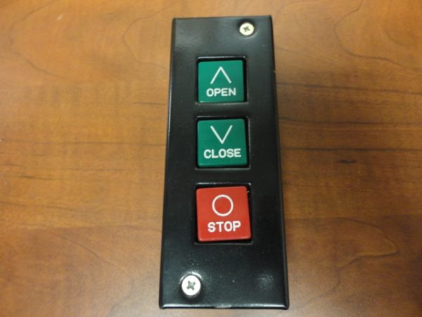 PBS-3: MMTC INC, COMMERCIAL GARAGE DOOR CONTROL PUSH BUTTON STATION OPEN - CLOSE - STOP, 5A 240VAC