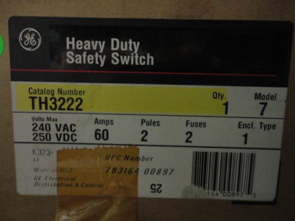 TH3222: GENERAL ELECTRIC, HEAVY DUTY SAFETY SWITCH 60 AMP, 2 POLE, FUSIBLE, 240VAC / 250VDC, MODEL 7, NEMA TYPE 1 INDOOR ENCLOSURE.