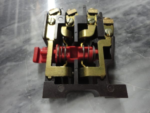KPMA-1: JOSLYN CLARK SYLVANIA, RECONDITIONED UNIVERSAL POLE KIT, RED PLUNGER, 1 N.O. & 1 N.C., CONTACT BLOCK KPMA1