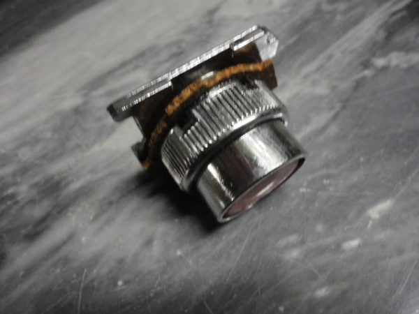 10250T102: EATON / CUTLER-HAMMER, PUSHBUTTON OPERATOR STANDARD FLUSH BUTTON, RED, NEMA 4, 4X-13. SERIES A1