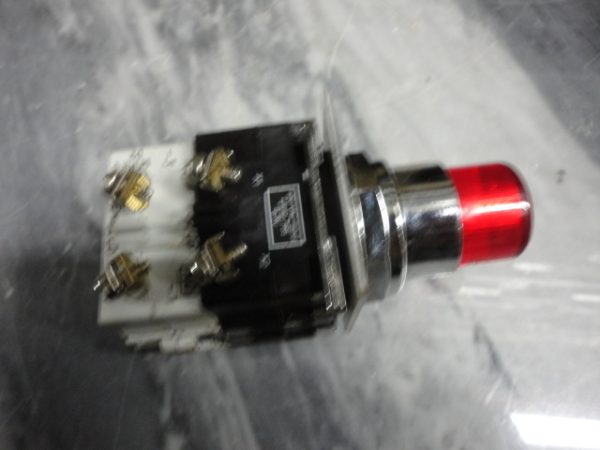 10250T411C21-1-POP.: PUSH BUTTON, CUTLER HAMMER