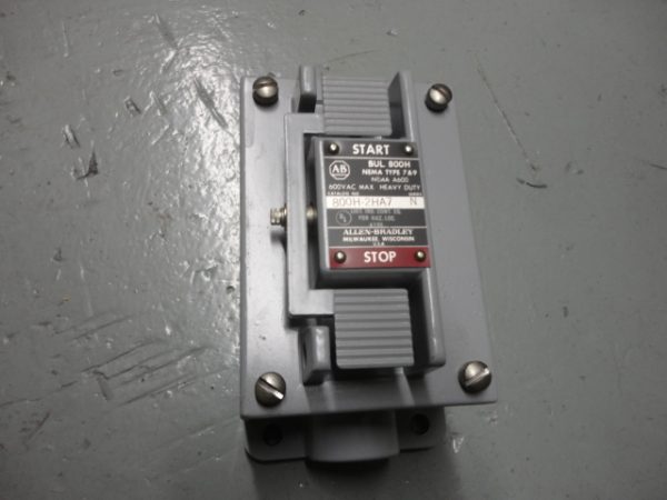 ALLEN BRADLEY HEAVY DUTY PUSH BUTTON ENCLOSURE 2 UNIT, TYPE 4X, SERIES C 800H-2HZ4R