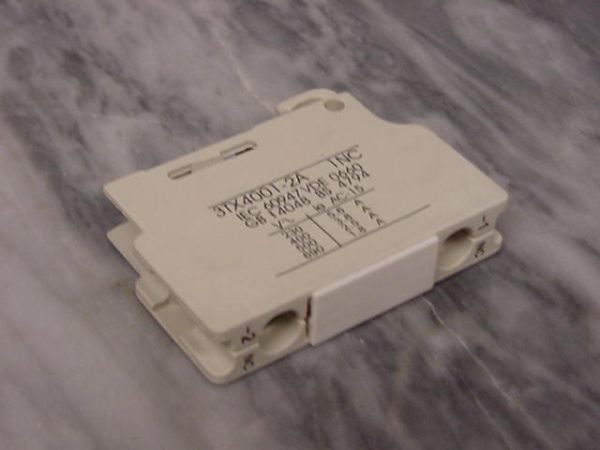 3TX4001-2A OEM: AUXILIARY CONTACT 1 N/C CONTACT TOP MOUNT, SIEMENS