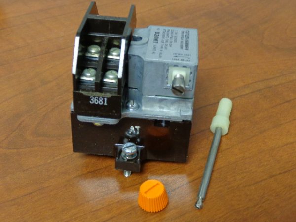 D26MTD: PNEUMATIC TIMER ATTACHMENT, CUTLER HAMMER