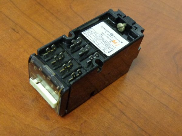 CR120K00402AA: TIME RELAY, GENERAL ELECTRIC