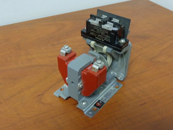 10337H192B: PNEUMATIC TIMER, CUTLER HAMMER
