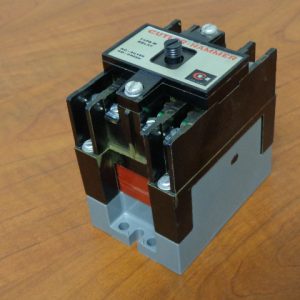 D23MB: CUTLER-HAMMER, TYPE M RELAY 10 AMP 300VAC MAX. USED