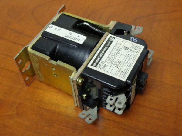 766A135G01: WESTINGHOUSE, BFDF INDUSTRIAL CONTROL RELAY 300 VOLT DC FIXED CONTACTS, 2NO. WITH COIL 1259C71G07 24 VDC.