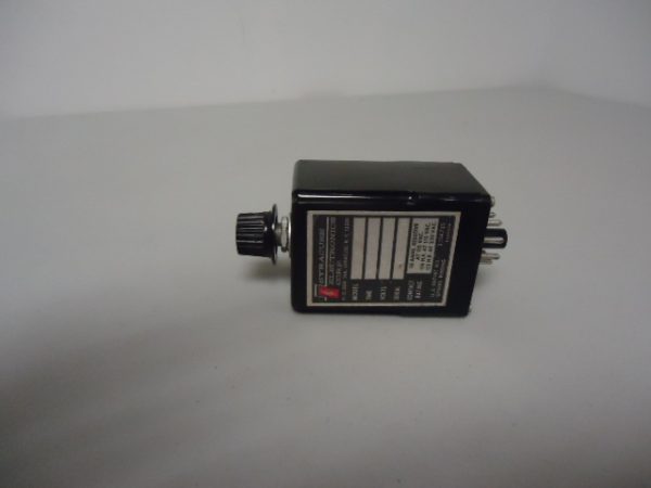 THR00317, SYRACUSE ELECTRONICS, TIME DELAY RELAY, 180 SEC, 8 PIN, 115VAC, USED