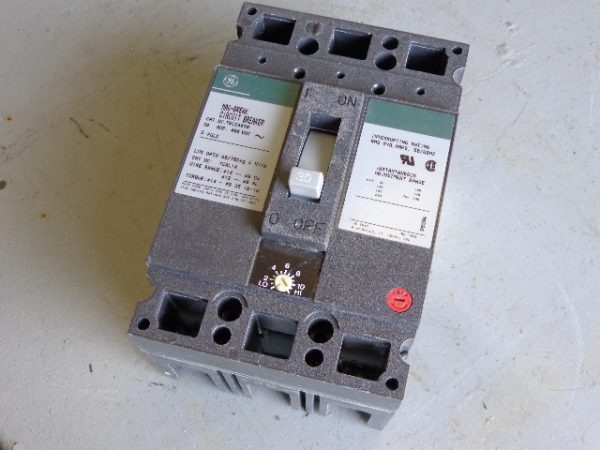 TEC36050: GENERAL ELECTRIC, MOLDED CASE CIRCUIT BREAKER 3 POLE, 50 AMP, 600VAC.