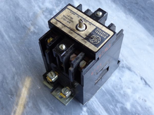 CR120B04022: USED GENERAL ELECTRIC RELAY CR120B04022