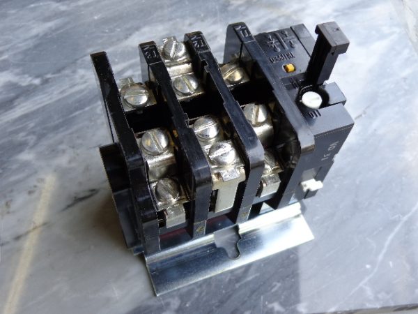 CR324C310A: GENERAL ELECTRIC, NEMA SIZE 1 OVERLOAD RELAY BLOCK 3 POLE, 27 AMP, 600 VAC / 250 VDC, MANUAL RESET.