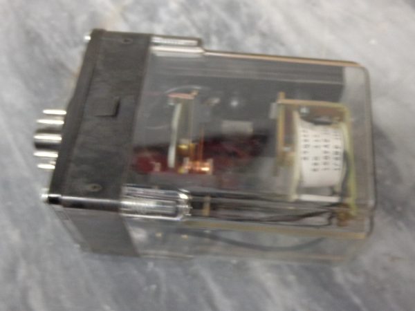 27Q2CD110, EAGLE SIGNAL, MECHANICAL LATCH RELAY, 110VDC, 2 POLE