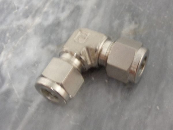 6EE6:PARKER A-LOK FITTING 6EE6 3/8 UNION ELBOW,PARKER