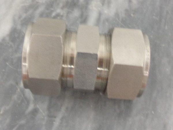 SS-1610-6:SWAGELOK FITTING SS-1610-6 1" UNION,SWAGELOK