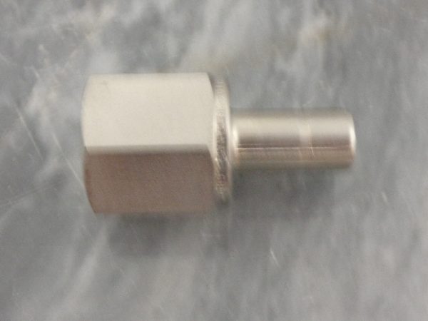 SS-8-TA-7-6:SWAGELOK FITTING SS-8-TA-7-6 ADAPTER TUBE TO FEMALE PIPE,SWAGELOK