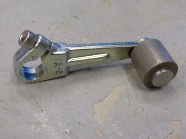 9007CA2, SQUARE D, LEVER ARM, STEEL ROLLER, 2" LONG, 5/8" DIA X 1/4" WIDE