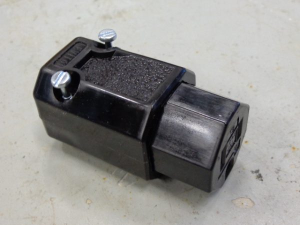 5269-N, LEVITON  GROUNDING CONNECTOR, 2 POLE, 3 WIRE, BLACK