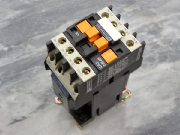 CA3DN40MD:TELEMECANIQUE CONTROL RELAY, TELEMECANIQUE