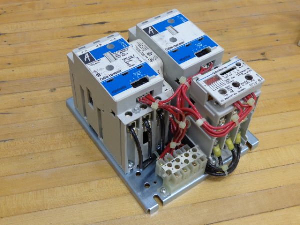 W210M2CFCY4Y7: CUTLER HAMMER SIZE 3 REVERSING STARTER