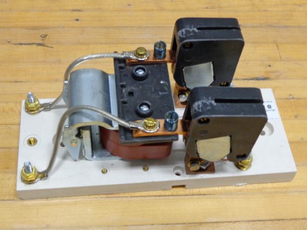 HC59322-104: HUBBELL SIZE 2 DC CONTACTOR