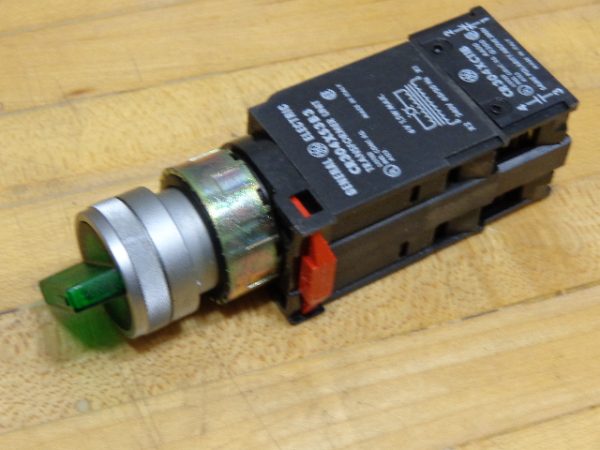 CR304ASL21G1123:GENERAL ELECTRIC ILLUMINATED SELECTOR SWITCH CR304ASL21G1123,GENERAL ELECTRIC