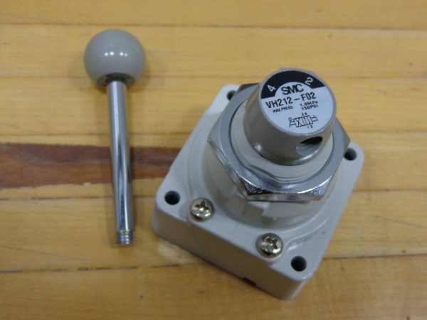 VH212-F02:SMC HAND VALUE VH212-F02,SMC