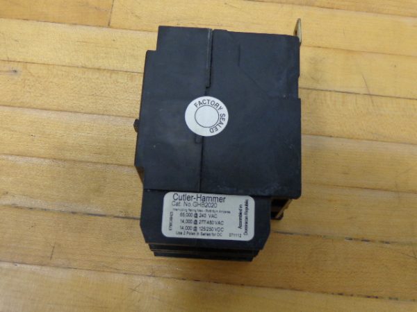 GHB2020:CUTLER HAMMER CIRCUIT BREAKER GHB2020